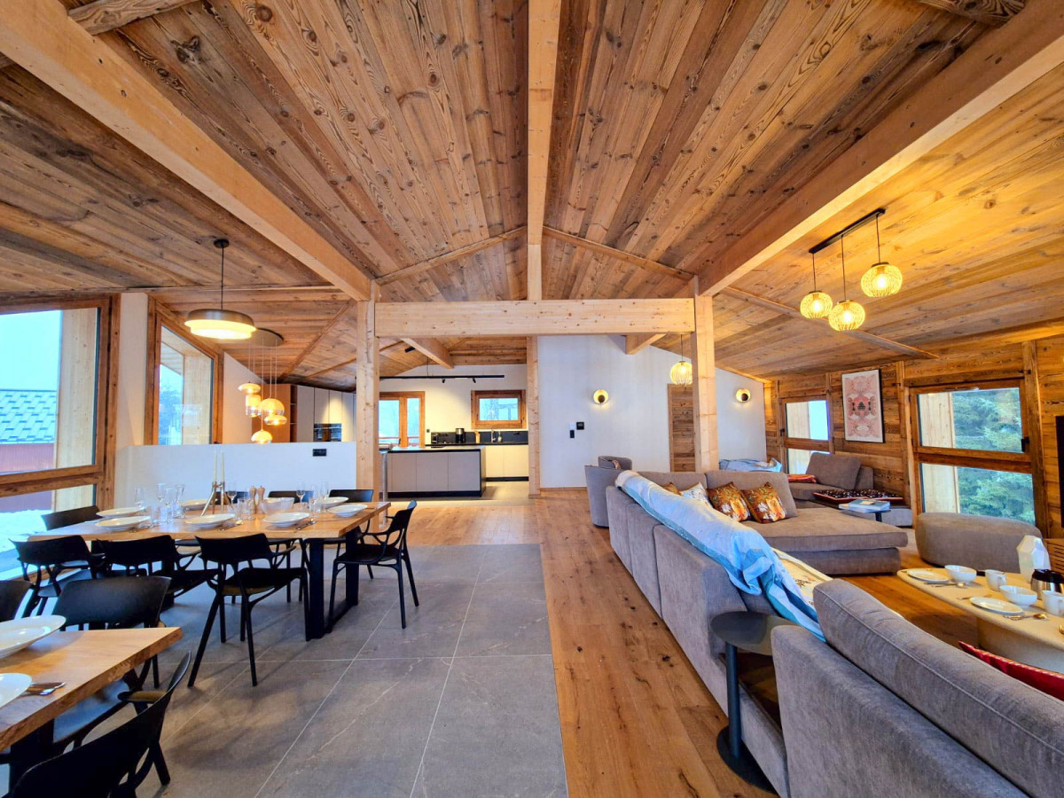 Chalet-oakwood-salle-a-manger-appartement-chalet-Les-Gets