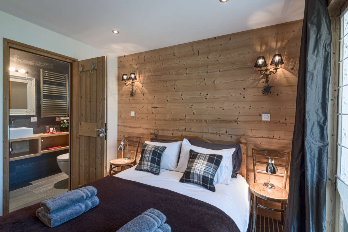 Chalet345-chambre-lit-double-location-appartement-chalet-Les-Gets