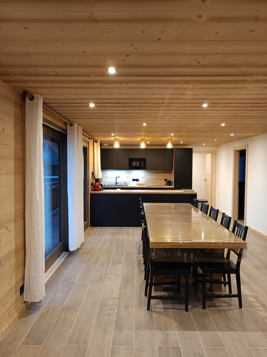 chaletcoppel1-salle-a-manger-cuisine-location-appartement-chalet-Les-Gets