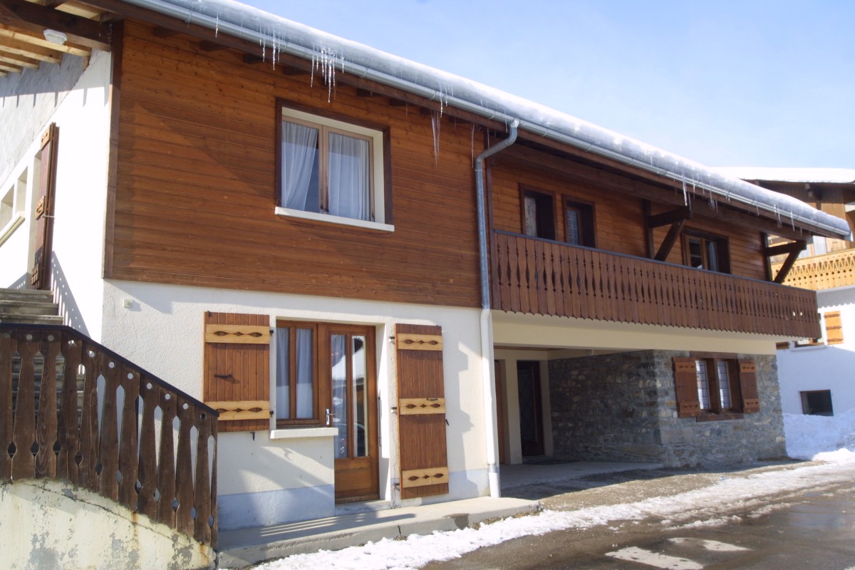 Chamioret-4-Bleuets-exterieur-hiver-location-appartement-chalet-Les-Gets