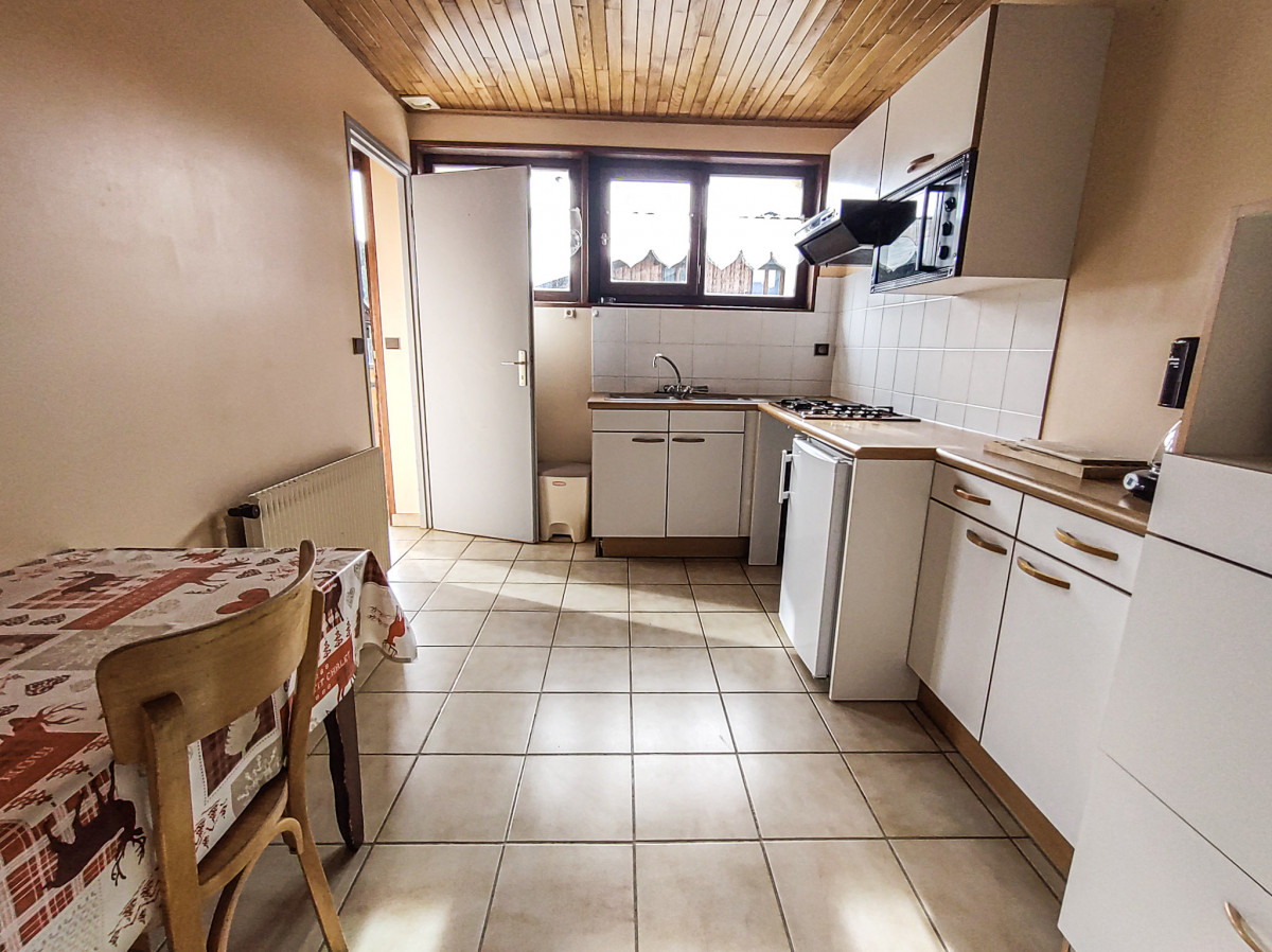 Chamioret-6-Violette-cuisine-location-appartement-chalet-Les-Gets