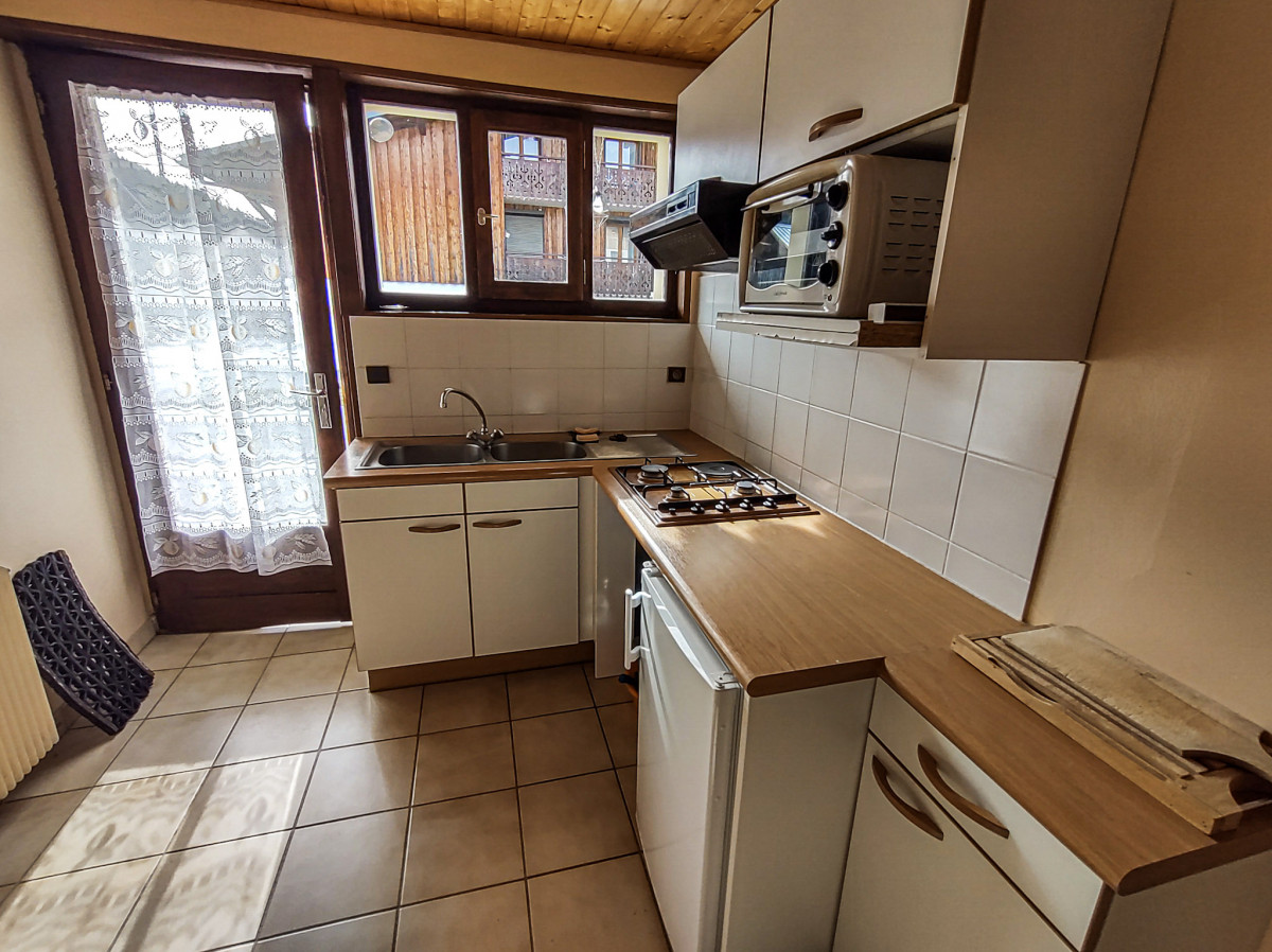 Chamioret-7-iris-cuisine-location-chalet-appartement-Les-Gets