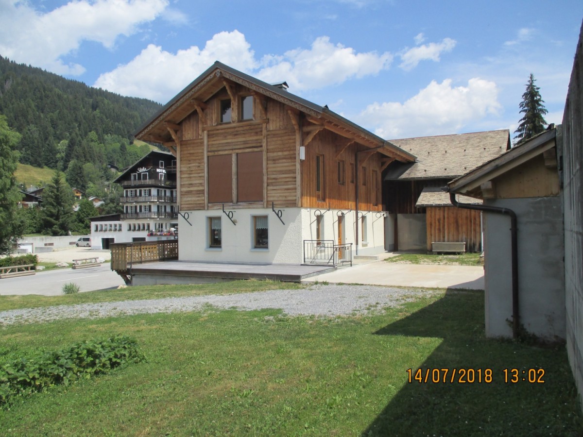 Chapuis-exterieur-ete2-location-appartement-chalet-Les-Gets