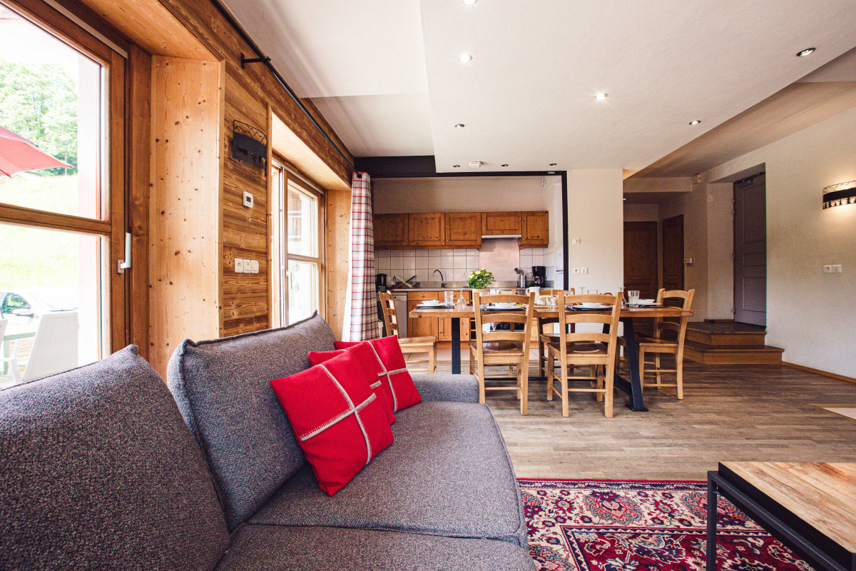 Chaumiere-1-salle-a-manger-salon-location-appartement-chalet-les-gets
