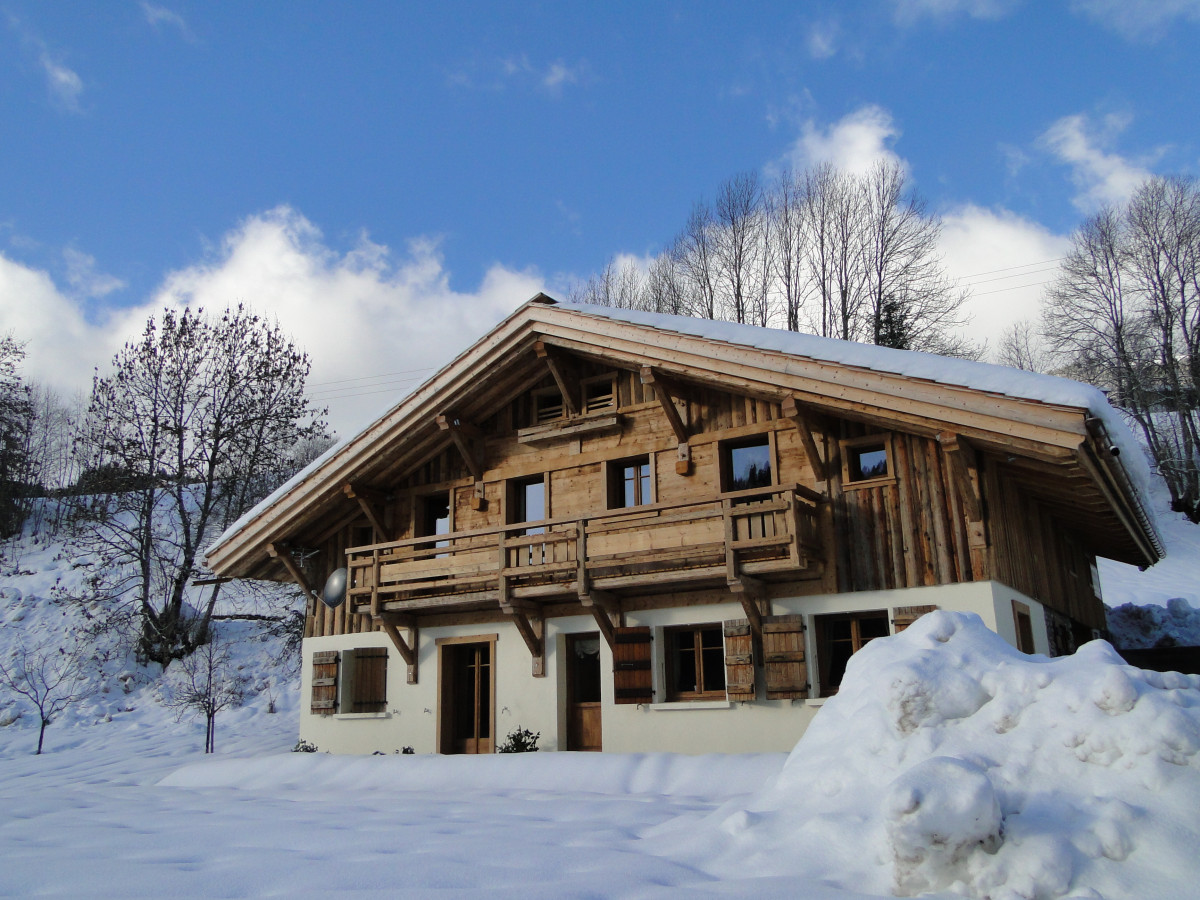 Chez-la-fine-exterieur-hiver-location-appartement-chalet-Les-Gets