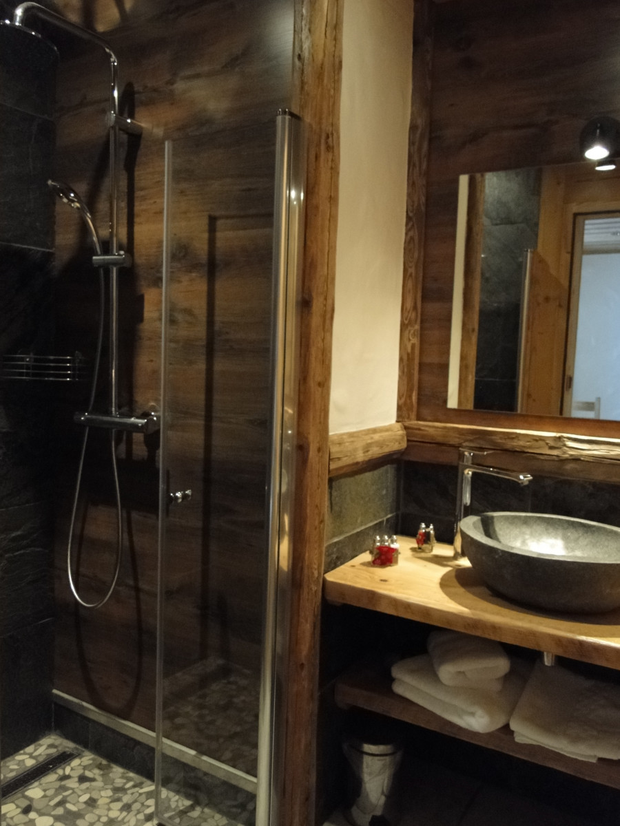 Chez-la-fine-salle-de-bain-location-appartement-chalet-Les-Gets