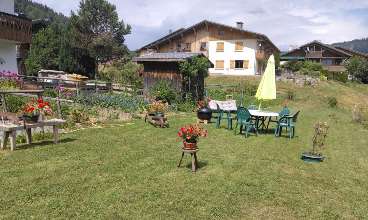Clos-Chanterelle-exterieur-ete-jardin-location-appartement-chalet-Les-Gets Clos-Chanterelle-exterieur-ete-jardin-location-appartement-chalet-Les-Gets