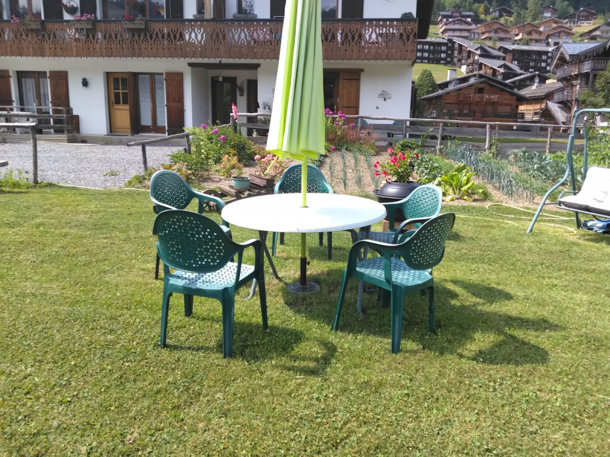Clos-Chanterelle-exterieur-ete-jardin-location-appartement-chalet-Les-Gets Clos-Chanterelle-exterieur-ete-jardin-location-appartement-chalet-Les-Gets
