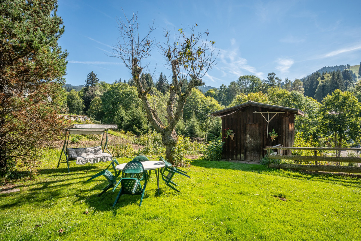 Clos-Chanterelle-exterieur-ete-jardin-location-appartement-chalet-Les-Gets