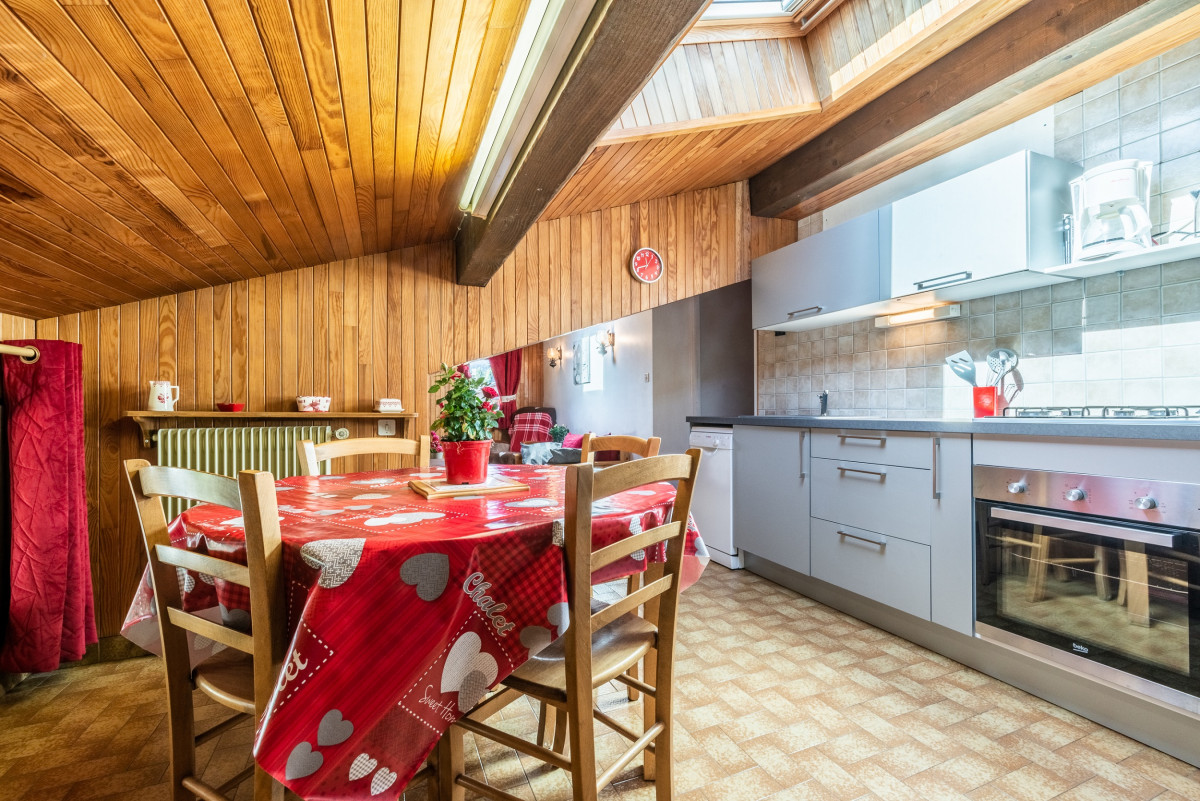 Clos-Chanterelle-sejour-cuisine-location-appartement-chalet-Les-Gets