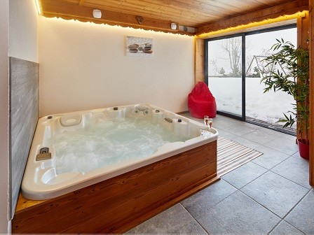 Cognee-jacuzzi-location-appartement-chalet-Les-Gets