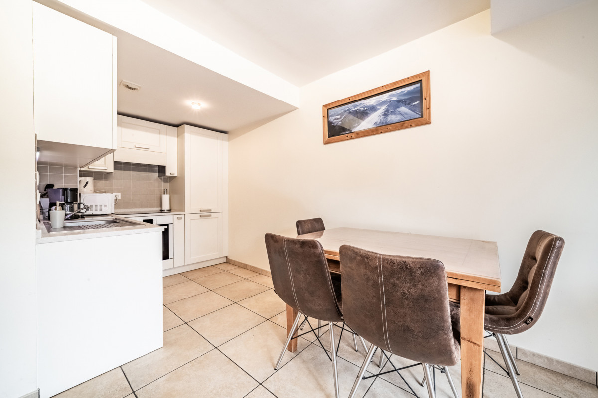 Cristal-2-cuisine-salle-a-manger-location-appartement-chalet-Les-Gets Cristal-2-cuisine-salle-a-manger-location-appartement-chalet-Les-Gets