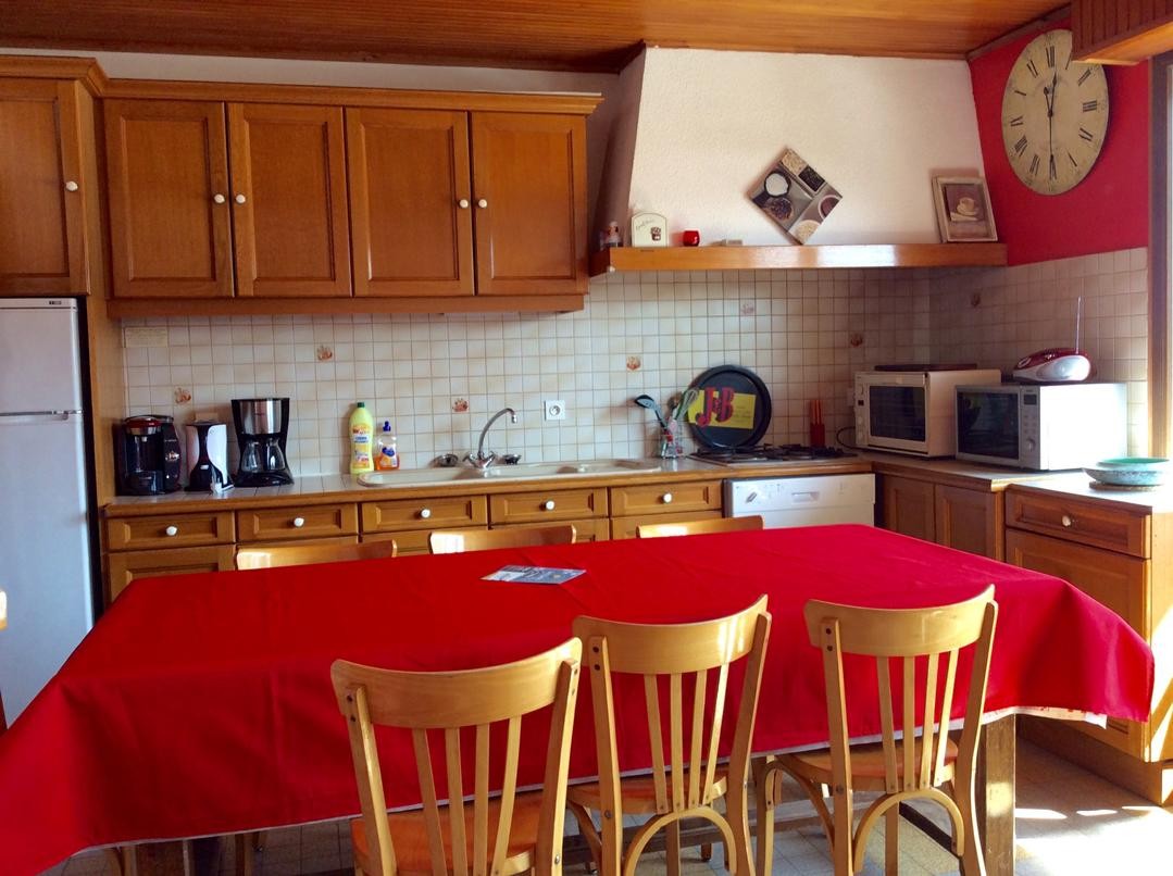 Eau-Vive-2-cuisine-location-appartement-chalet-Les-Gets