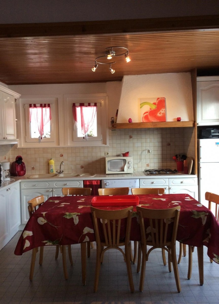 Eau-Vive-3-cuisine-location-appartement-chalet-Les-Gets