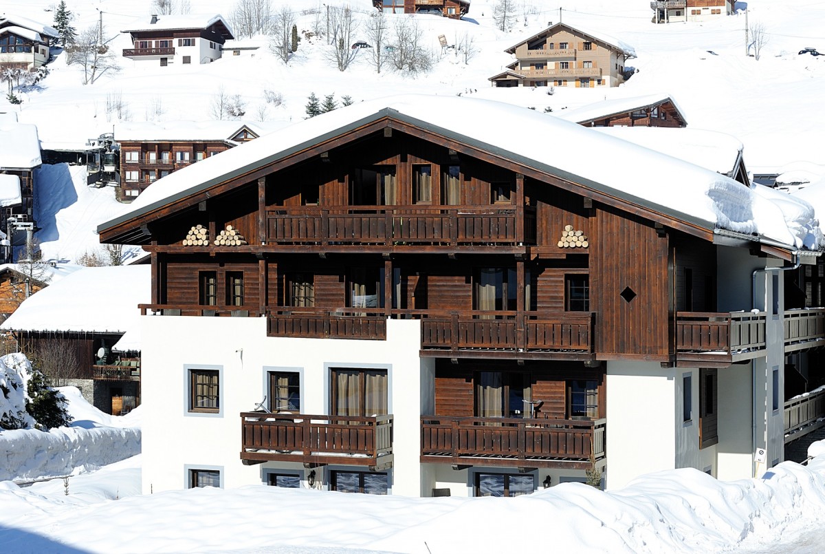 Fermes-d-Emiguy-2-pieces-4-personnes-exterieur-hiver2-location-appartement-chalet-Les-Gets