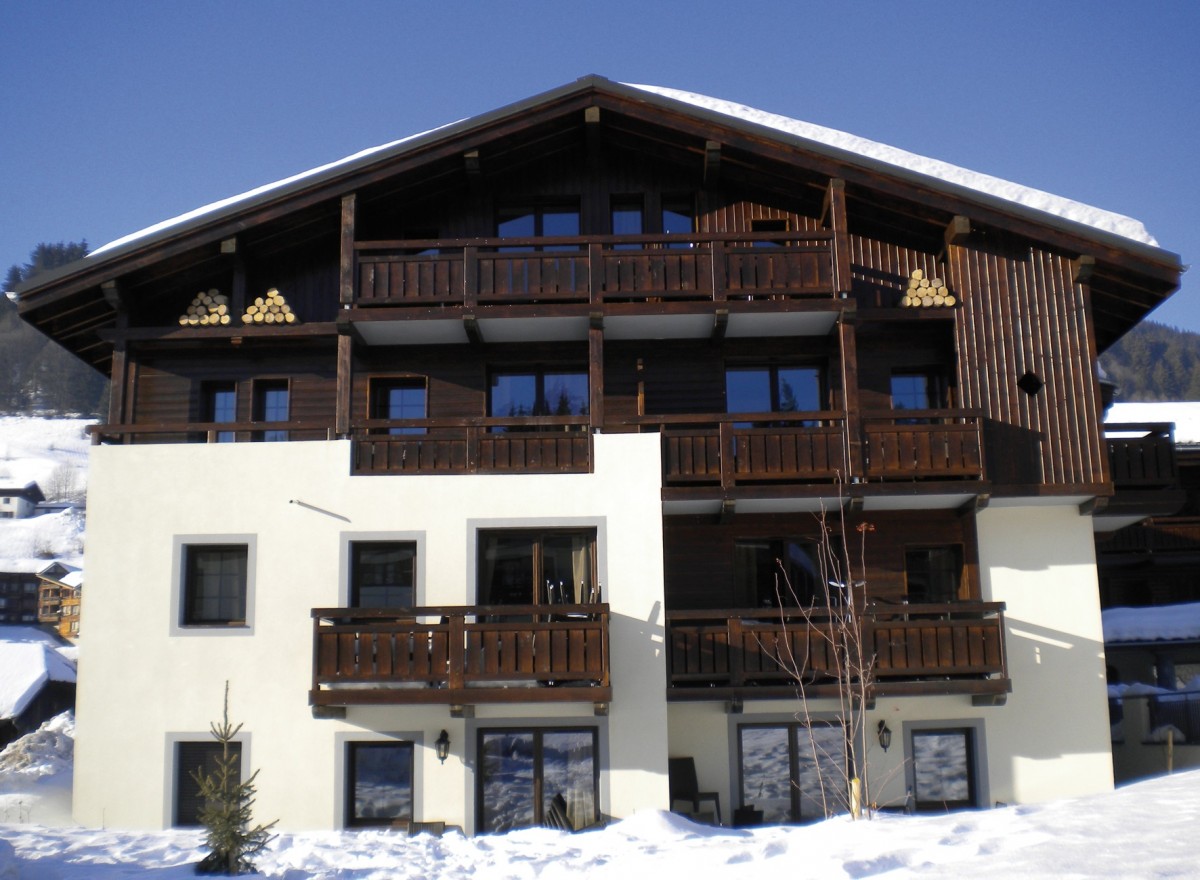 Fermes-d-Emiguy-3-pieces-6-personnes-exterieur-hiver3-location-appartement-chalet-Les-Gets