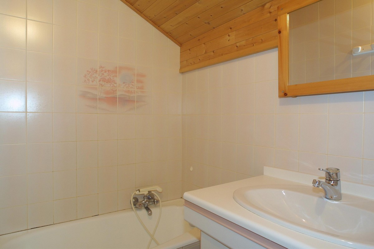 Forge-D-salle-de-bain-location-appartement-chalet-Les-Gets