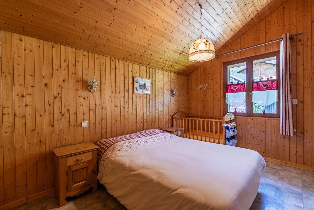 Forge-F-chambre-lit-double-location-appartement-chalet-Les-Gets