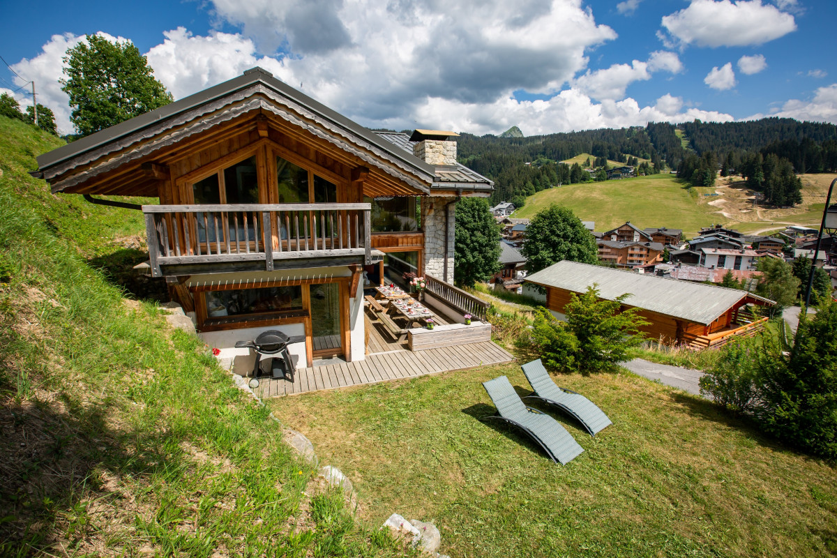 Grand-Canyon-1-exterieur-ete-terrasse-location-appartement-chalet-Les-Gets