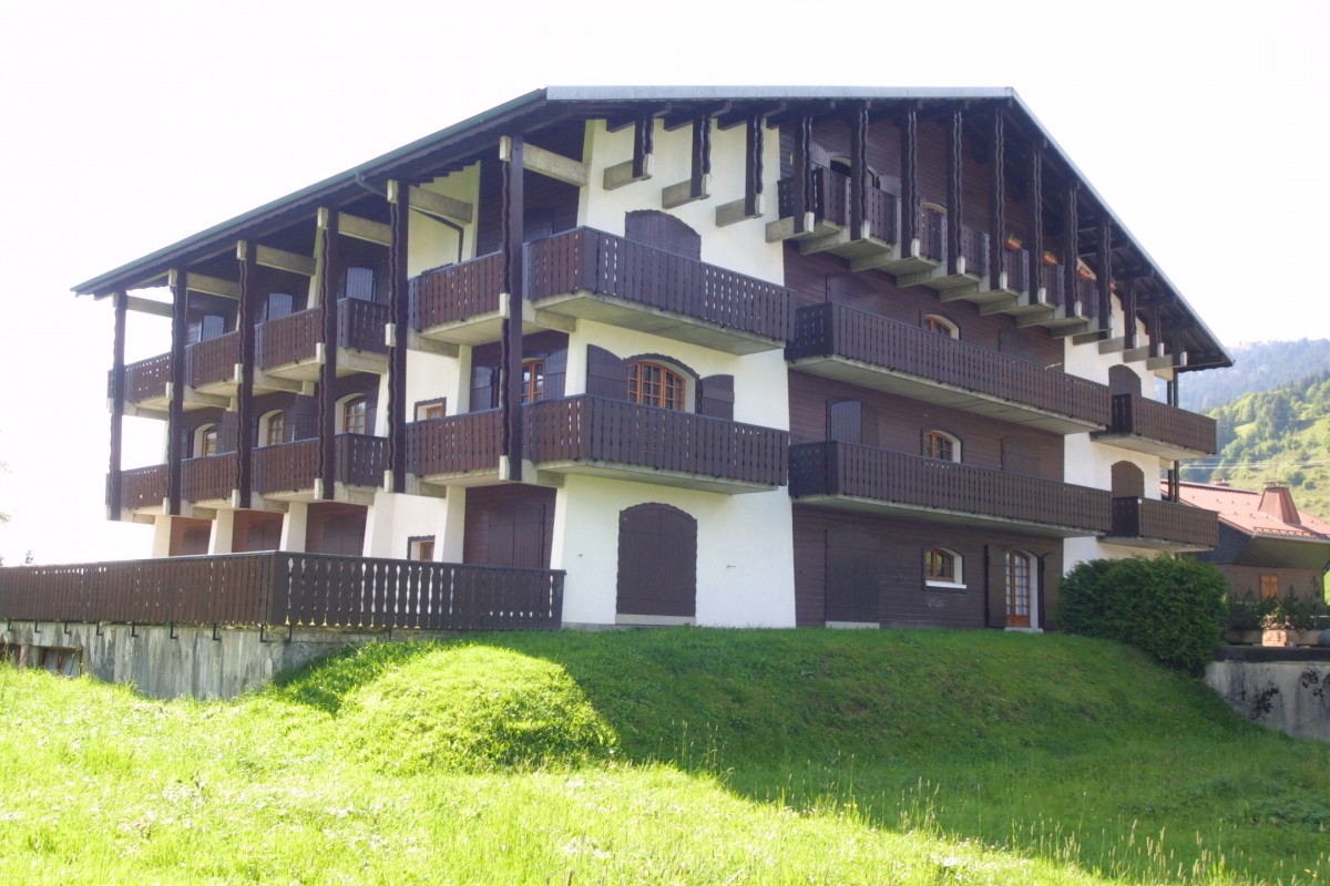 Helios-20-exterieur-ete-location-appartement-chalet-Les-Gets