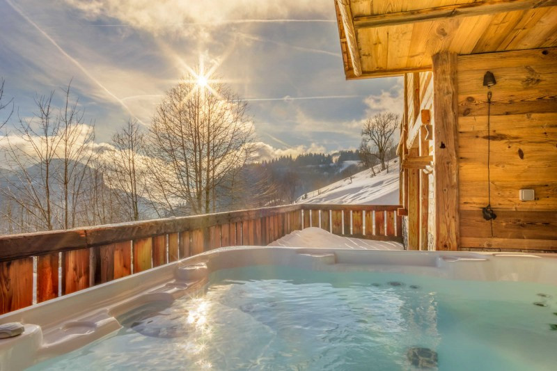 jacuzzi-terrasse-location-appartement-chalet-les-gets