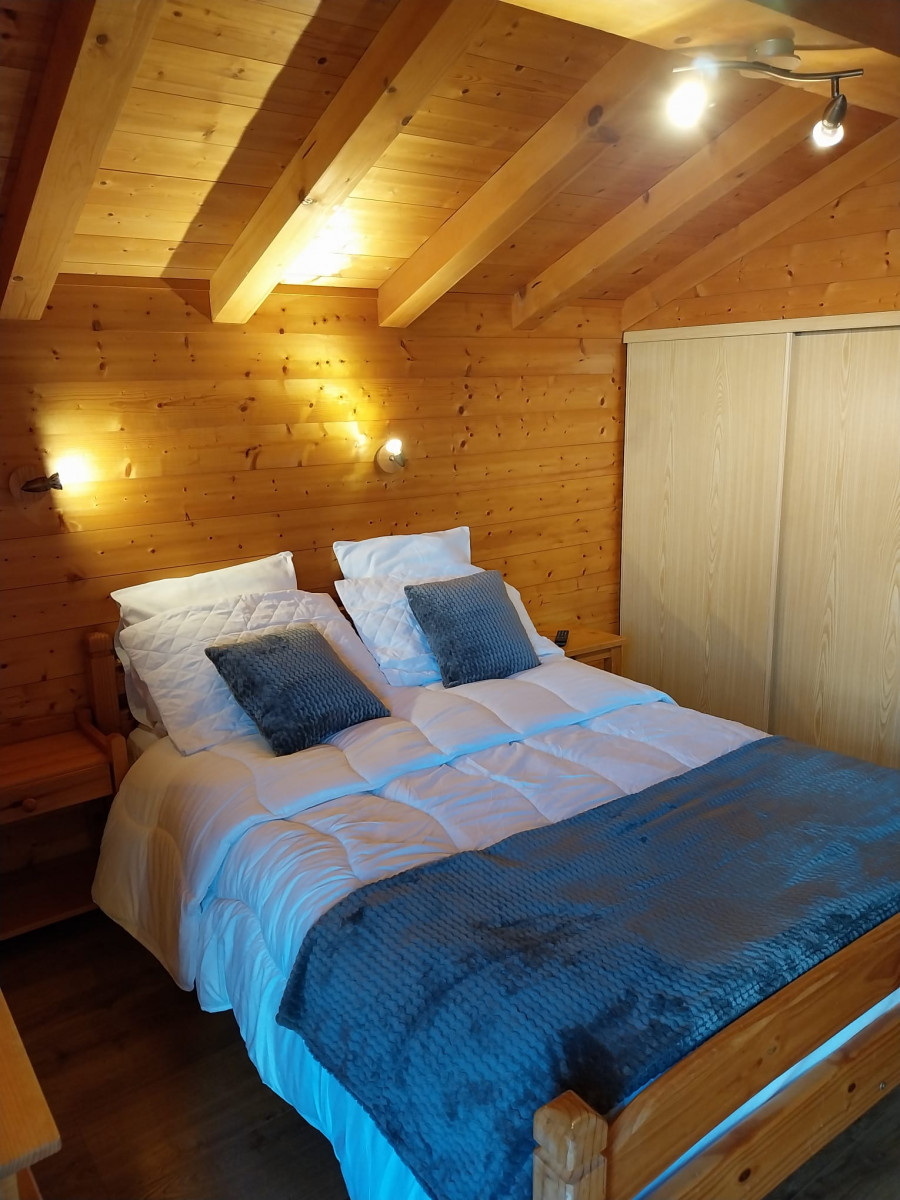 Kavakia-chambre-haut-location-appartement-chalet-Les-Gets