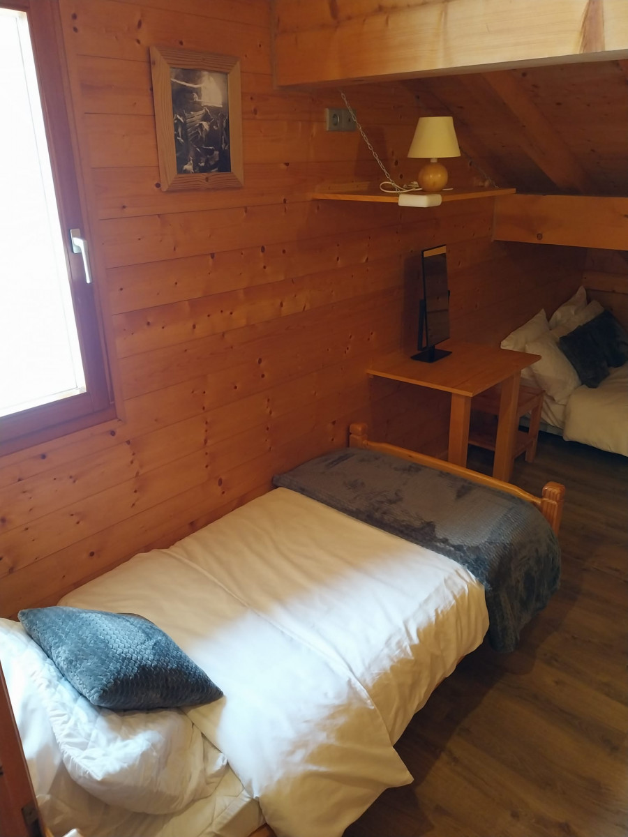 kavakia-chambre4-familiale-douche-ensuite-location-appartement-chalet-les-gets-15476270