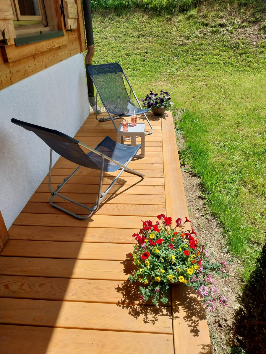 Kavakia-terrasse-location-appartement-chalet-Les-Gets