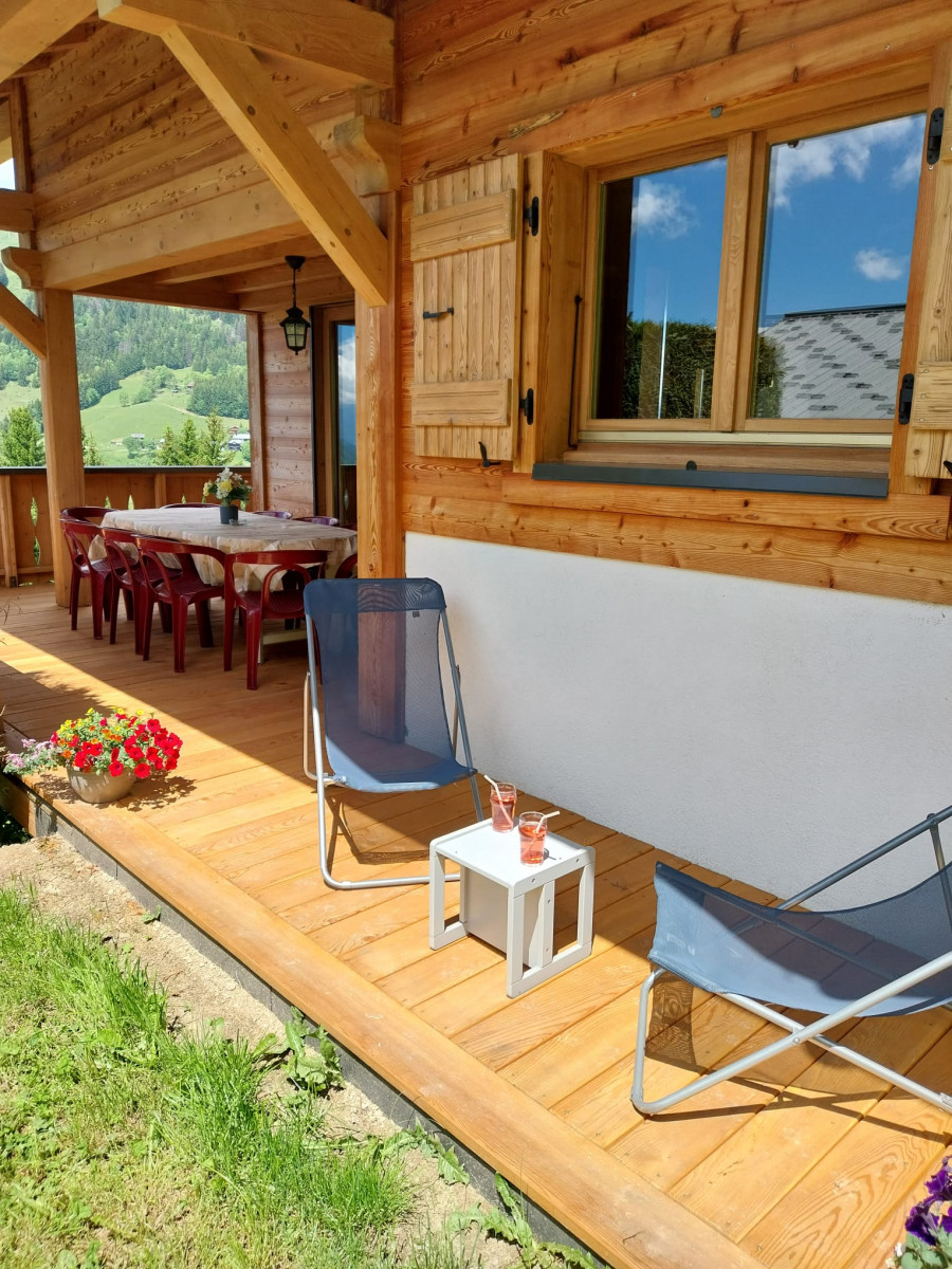 Kavakia-terrasse-location-appartement-chalet-Les-Gets