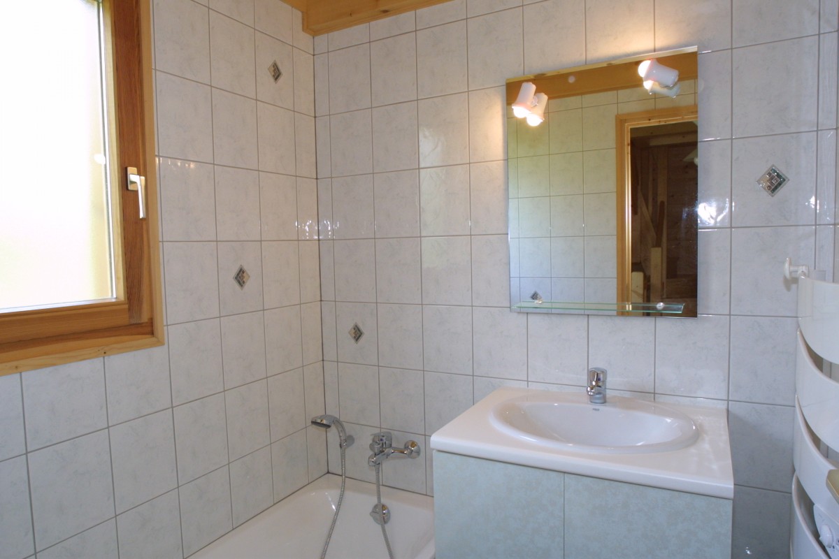 Lapye-salle-de-bain-location-appartement-chalet-Les-Gets