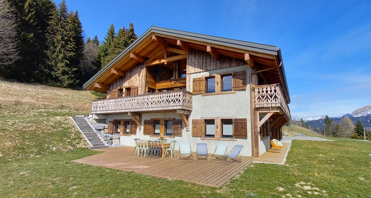le-char-extérieur-location-appartement-chalet-les-gets
