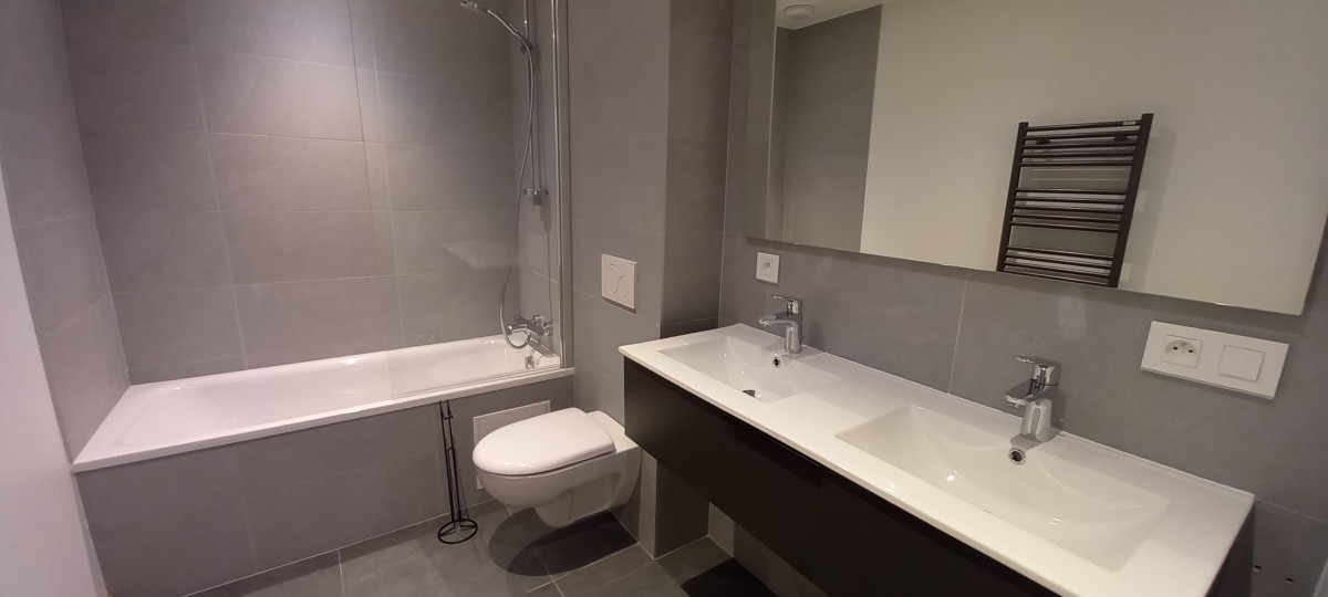 le-char-intérieur-salle de bain-1-location-appartement-chalet-les-gets