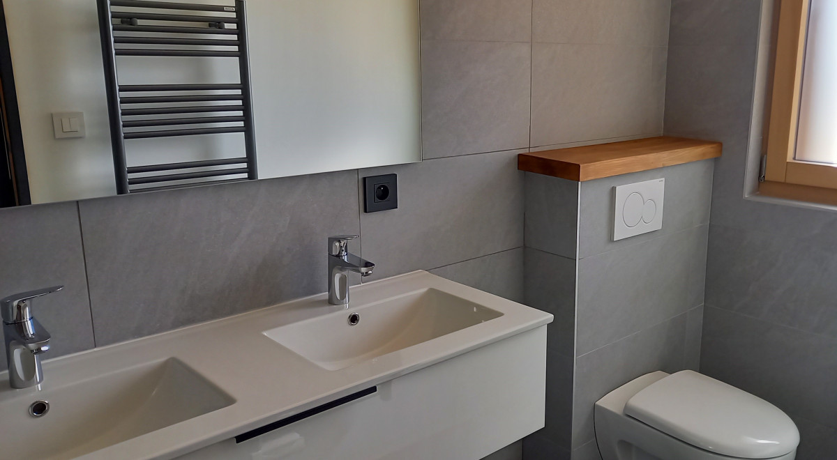 le-char-intérieur-salle-de-bain-2-location-appartement-chalet-les-gets