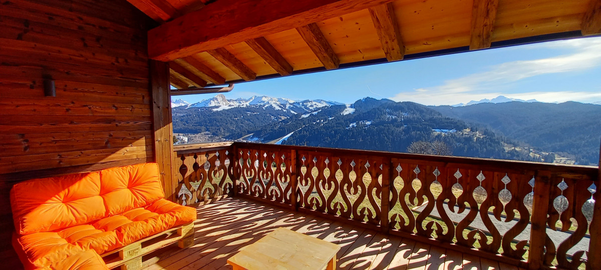 Le-Char-loggia-2-location-appartement-chalet-Les-Gets