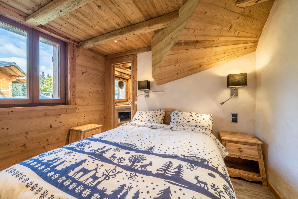 Loupennot-chambre-suite-salle-de-bain-location-appartement-chalet-Les-Gets