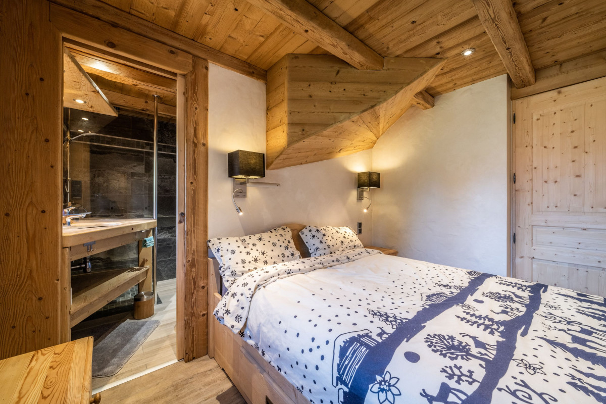 Loupennot-chambre-suite-salle-de-bain-location-appartement-chalet-Les-Gets