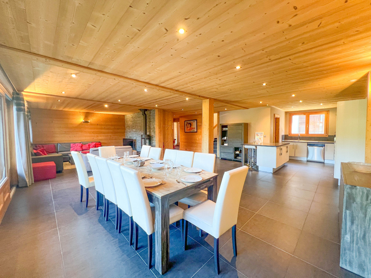 Marly-2-salle-a-manger-salon-cuisine-location-chalet-appartement-Les-Gets Marly-2-salle-a-manger-salon-cuisine-location-chalet-appartement-Les-Gets