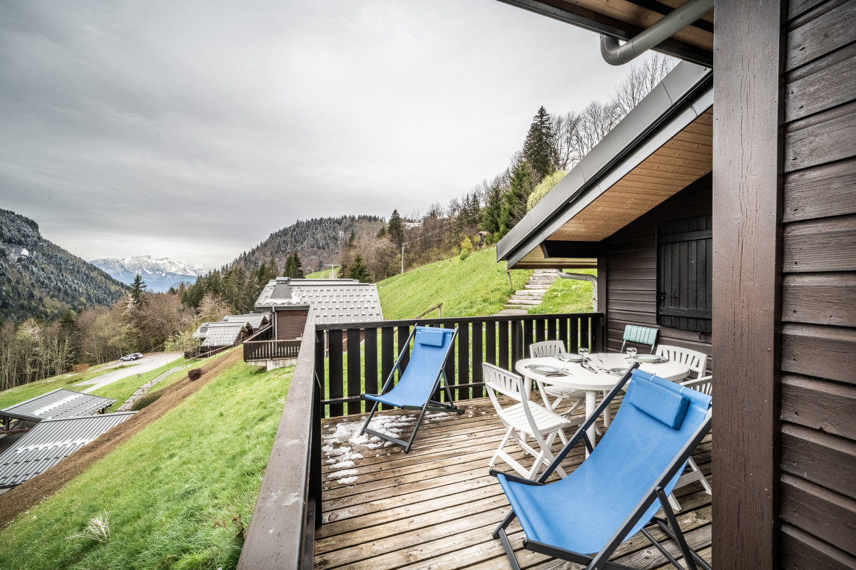 Moudon-Chalet17-extérieur-terrasse-transate-location-appartement-chalet-Les-Gets