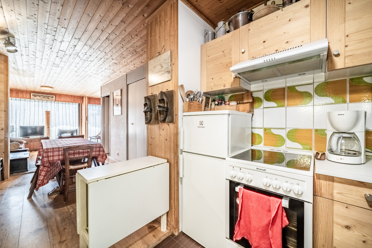 Pied-de-Adroit-5-cuisine-salle-a-manger-location-appartement-chalet-Les-Gets