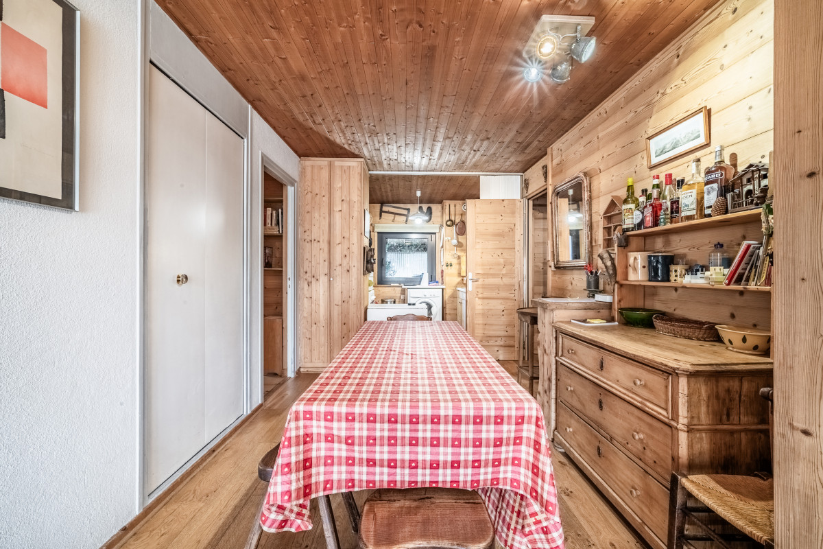 Pied-de-Adroit-5-sejour-cuisne-salon-salle-a-manger-location-appartement-chalet-Les-Gets