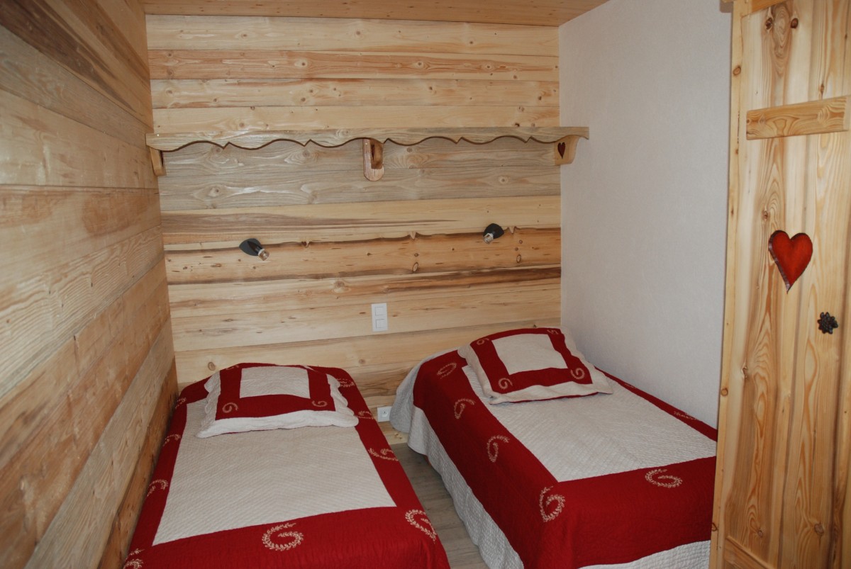 Refuge-chambre-lits-simples-location-appartement-chalet-Les-Gets