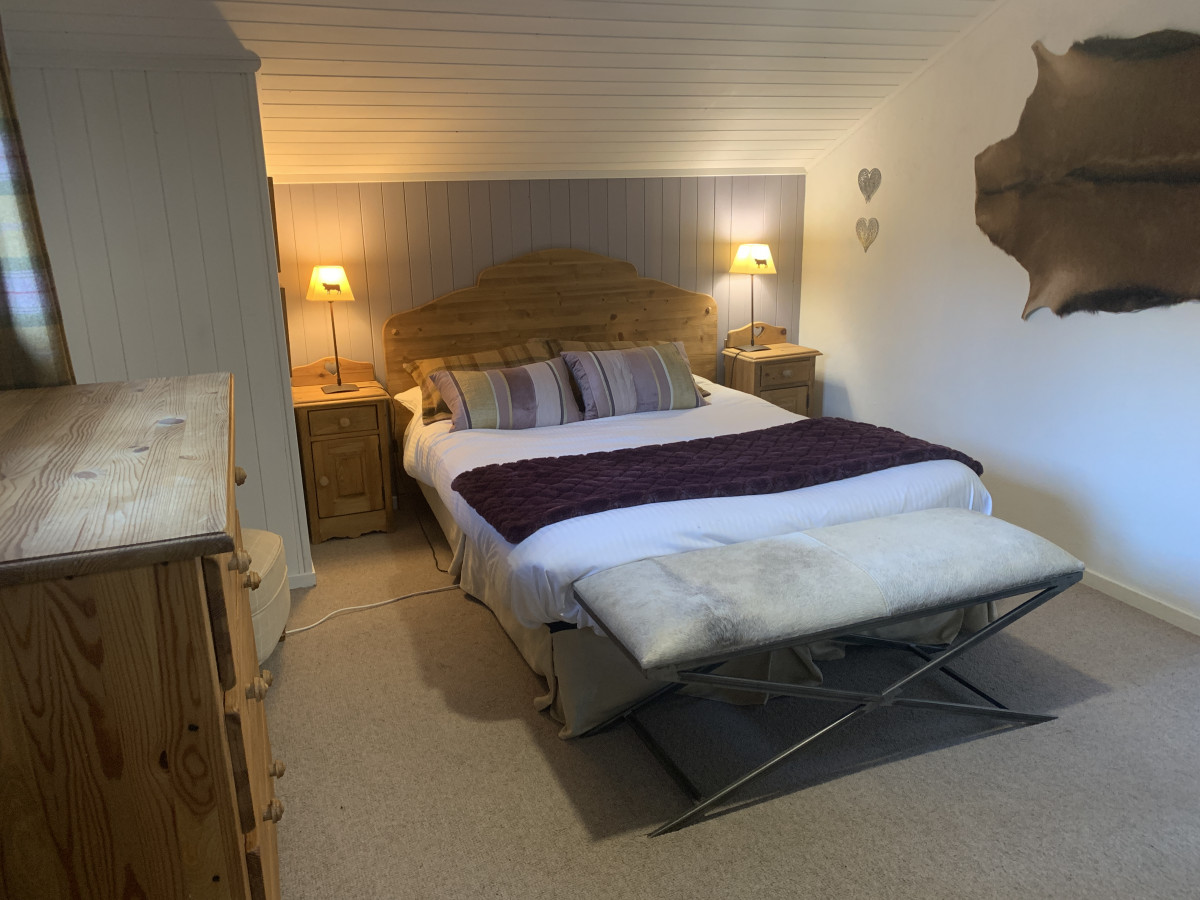 Renard-du-Lac-chambre1-location-appartement-chalet-Les-Gets