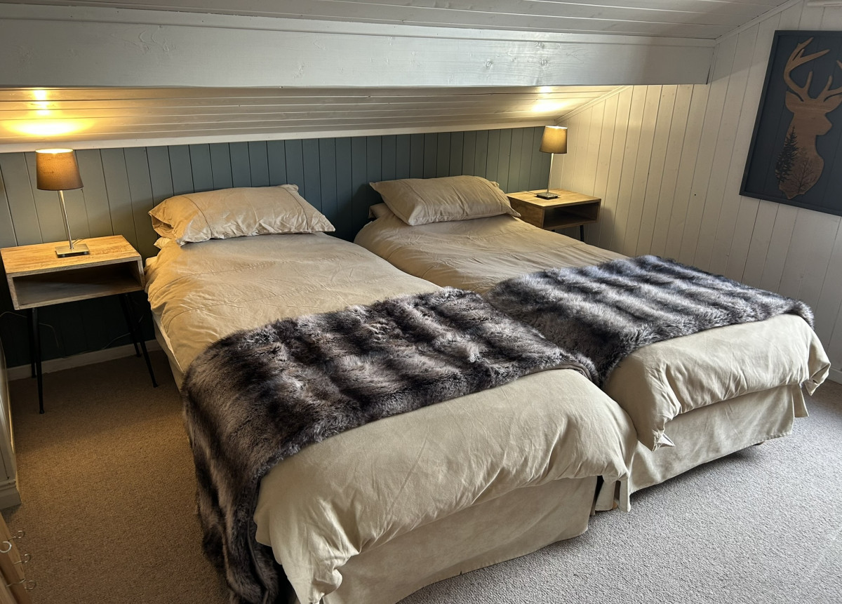 Renard-du-Lac-chambre2-location-appartement-chalet-Les-Gets