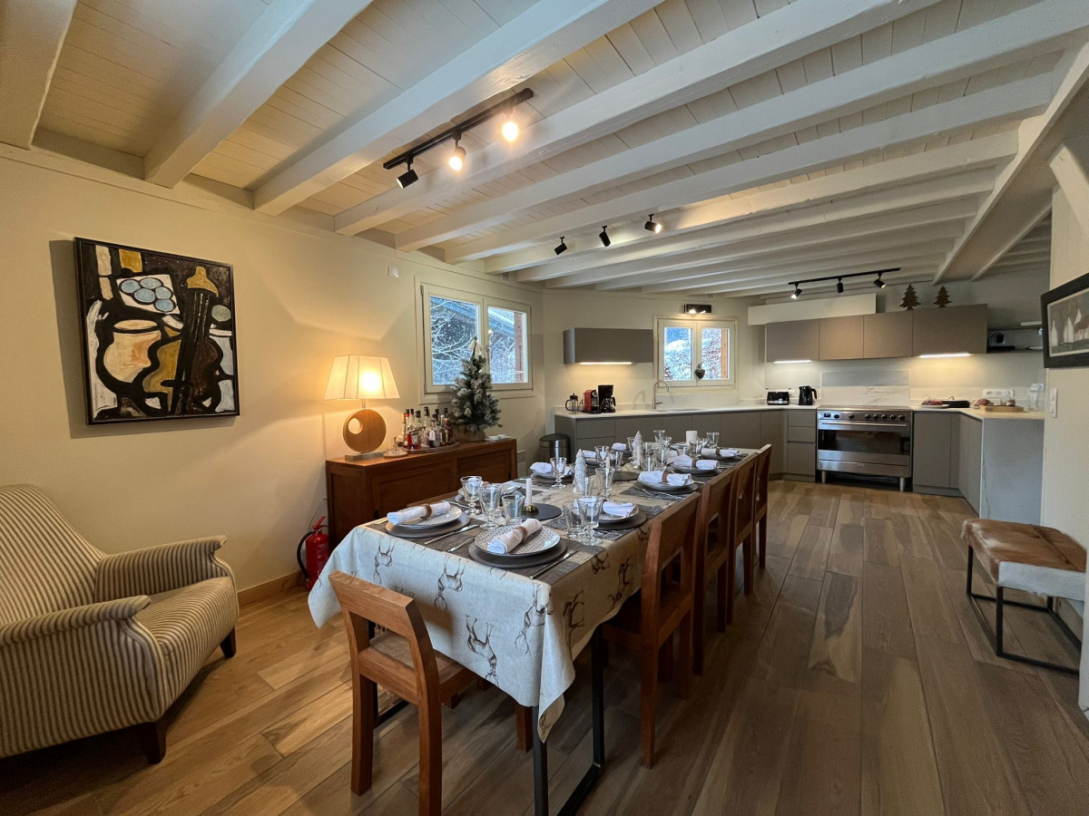 Renard-du-Lac-salle-a-manger-location-appartement-chalet-Les-Gets