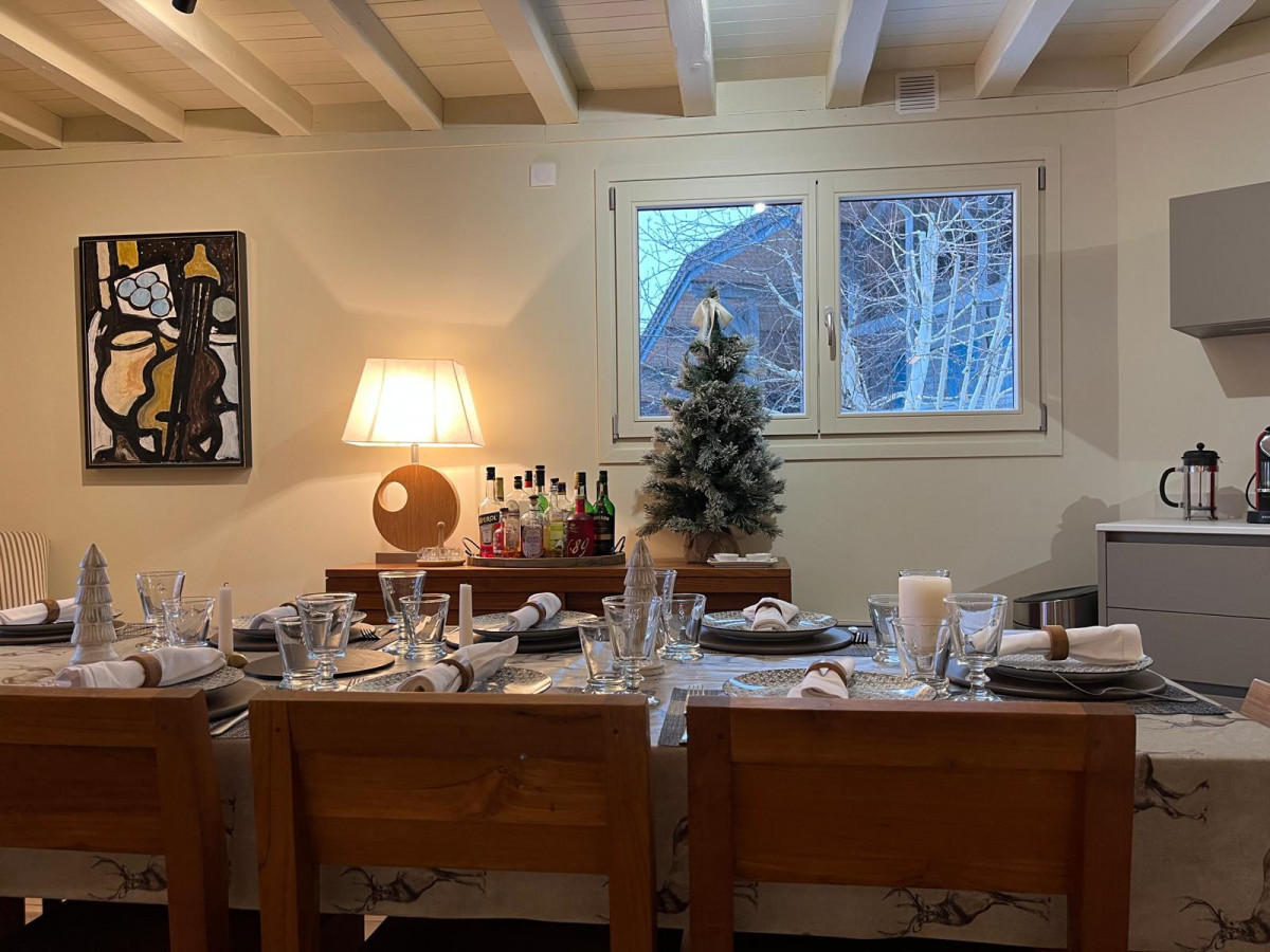 Renard-du-Lac-salle-a-manger-location-appartement-chalet-Les-Gets