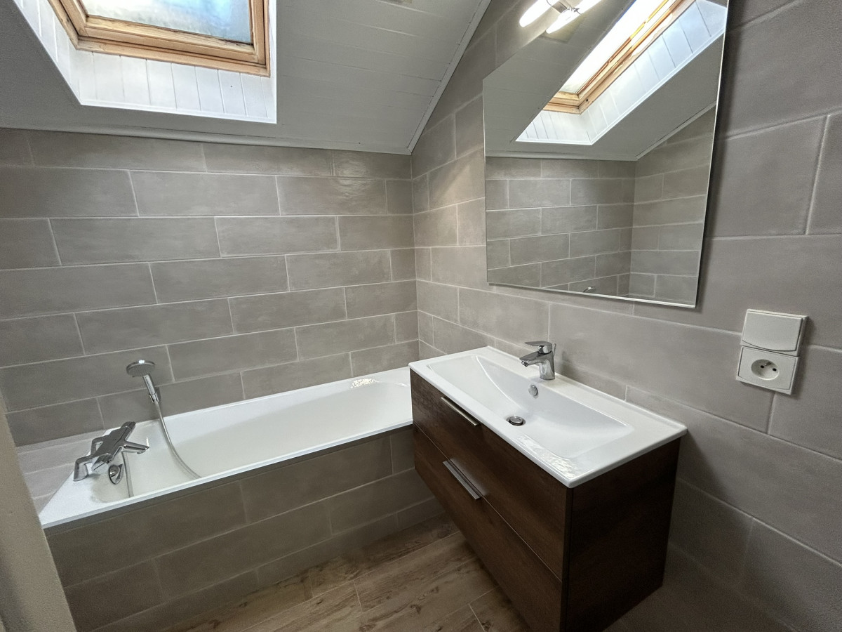 Renard-du-Lac-salle-de-bain2-location-appartement-chalet-Les-Gets