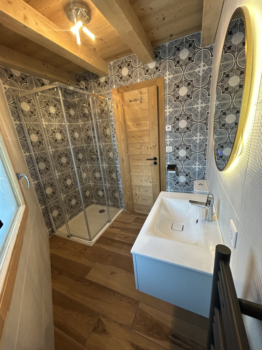 Renard-du-Lac-salle-de-bain3-location-appartement-chalet-Les-Gets