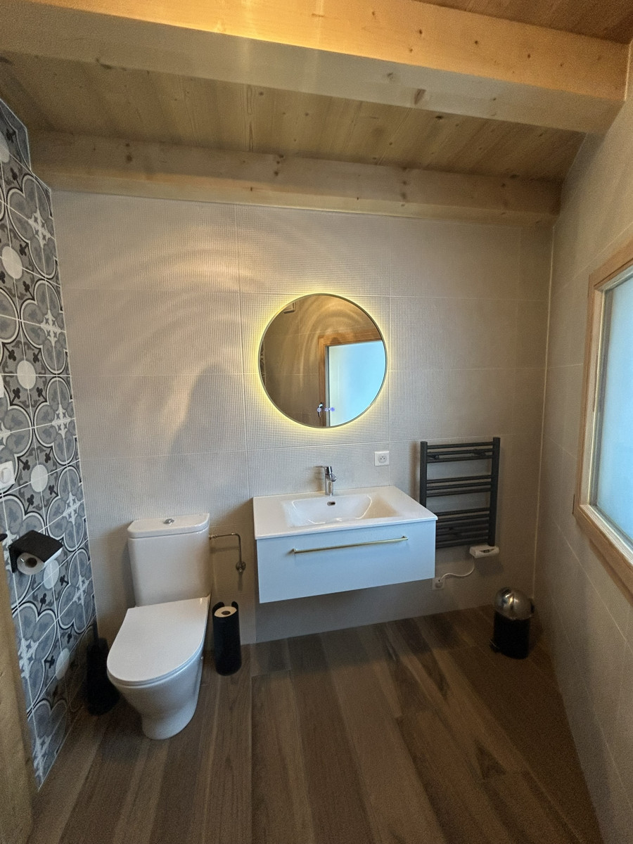 Renard-du-Lac-salle-de-bain3-location-appartement-chalet-Les-Gets