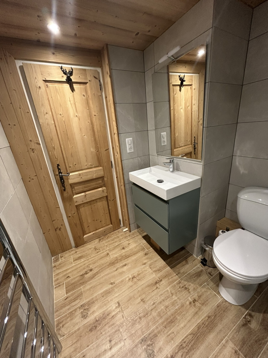 Renard-du-Lac-salle-de-bain4-location-appartement-chalet-Les-Gets