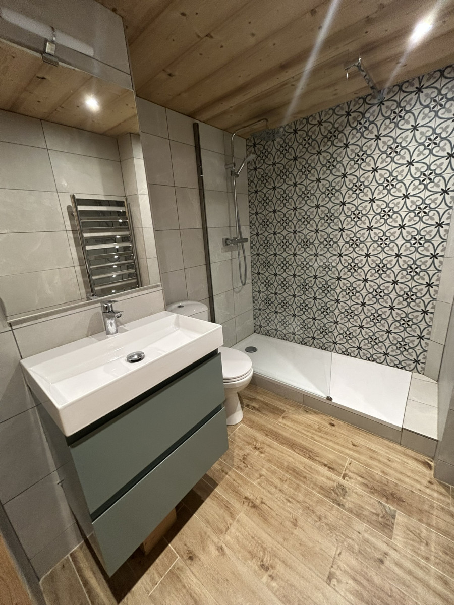Renard-du-Lac-salle-de-bain4-location-appartement-chalet-Les-Gets